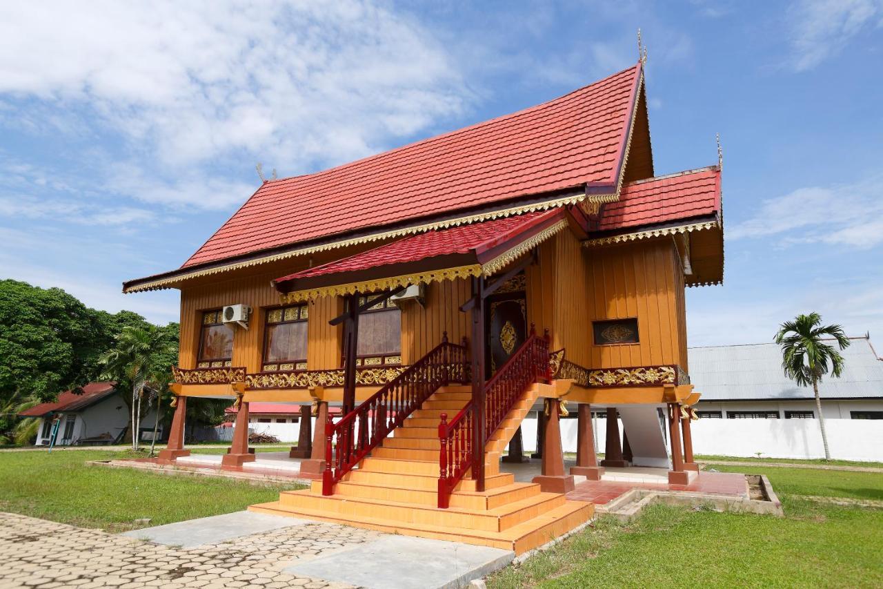Amaris Hotel Muara Bungo - Jambi Extérieur photo